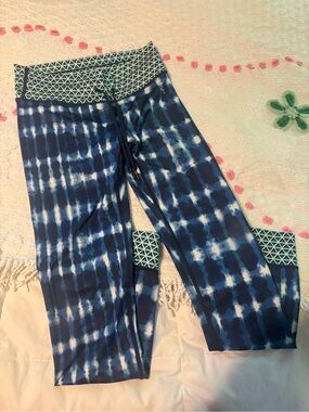 JoyLab Teal Navy Geometric Sports leggings size extra small